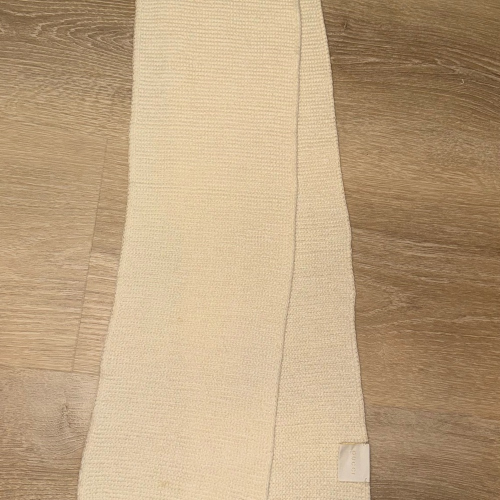 Gucci Cream Knit Scarf